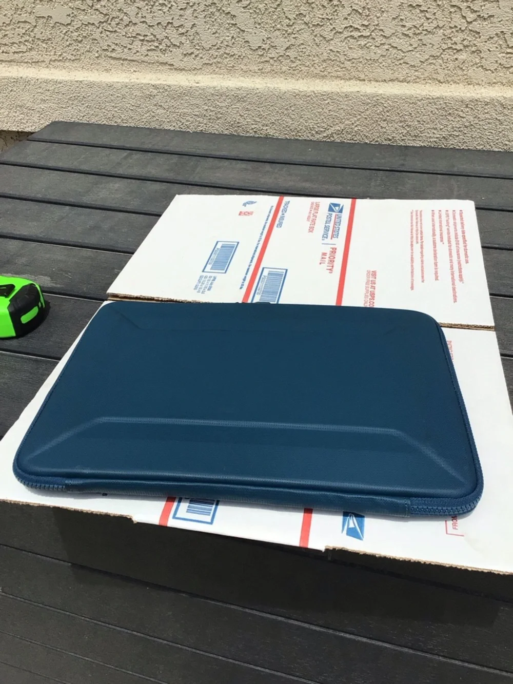 Thule computer case cover great used conditions